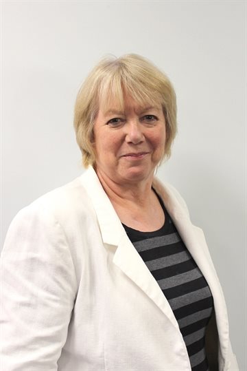 Cllr Lis Burnett new