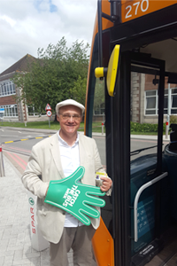 Cllr-King-catching-the-bus