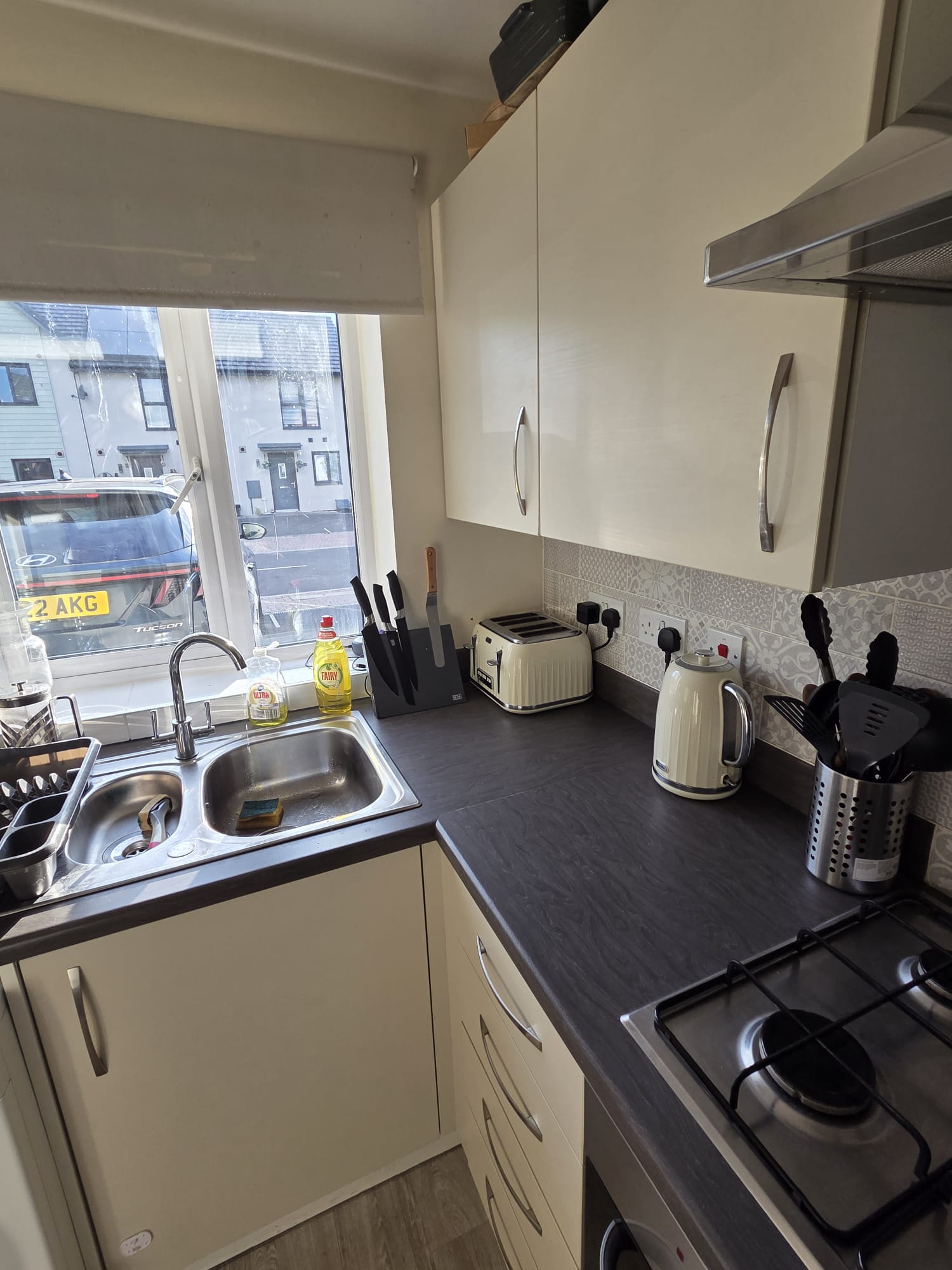 10 Rhodfa Seabright Kitchen