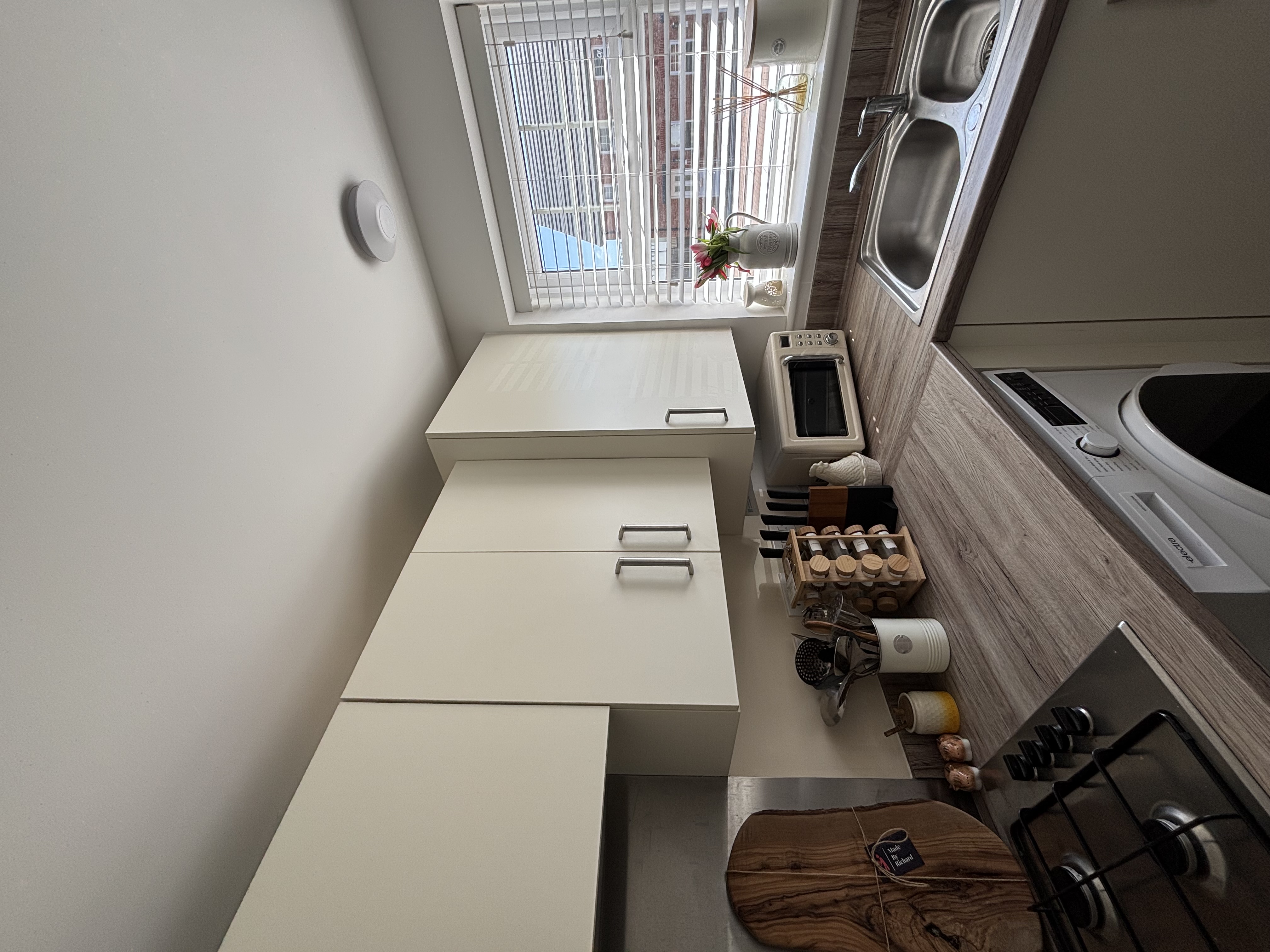 12 Fitzhamon Close Kitchen 2