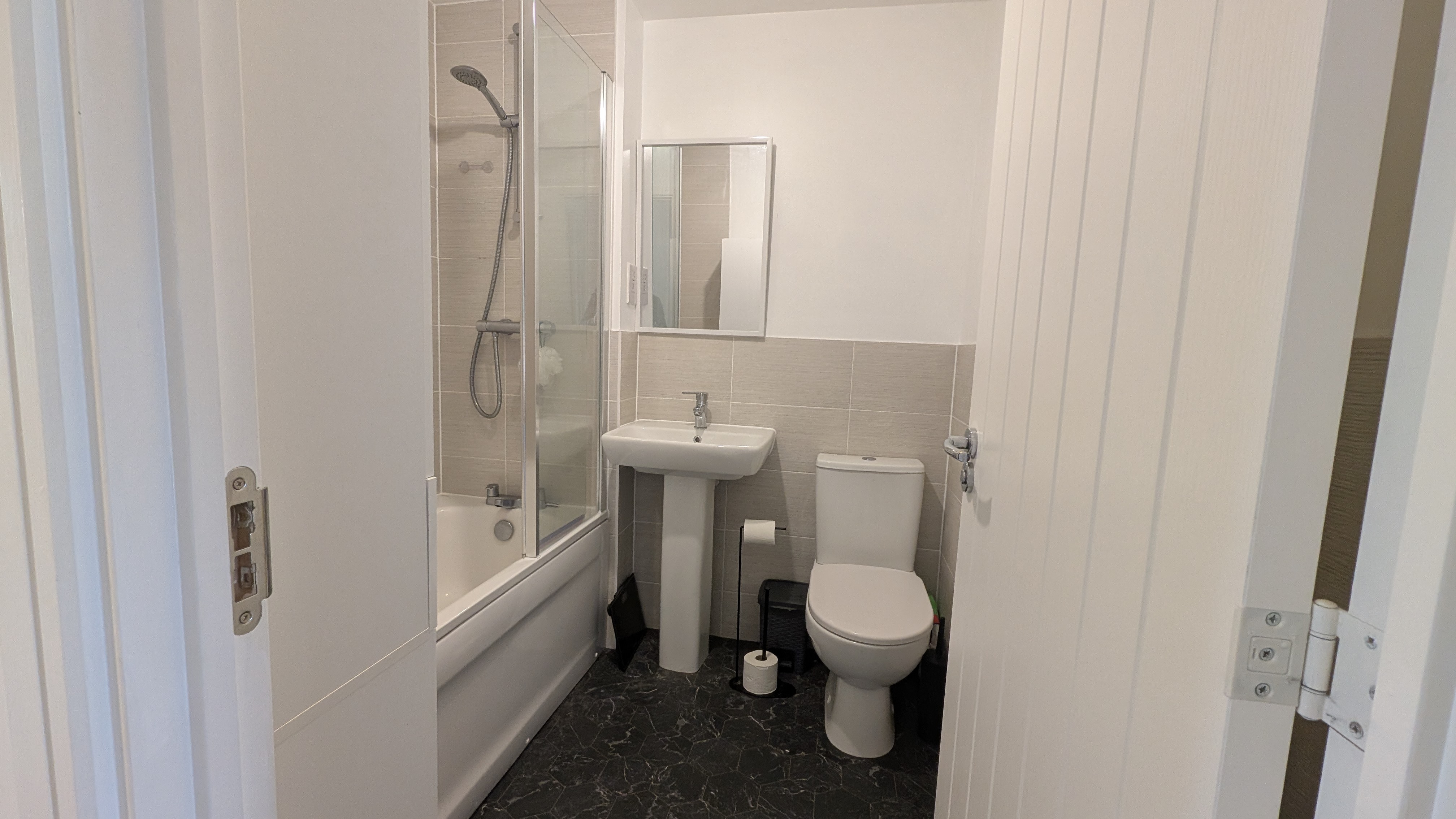 Family Bathroom - 12 Fitzhammon Road, Cowbridge
