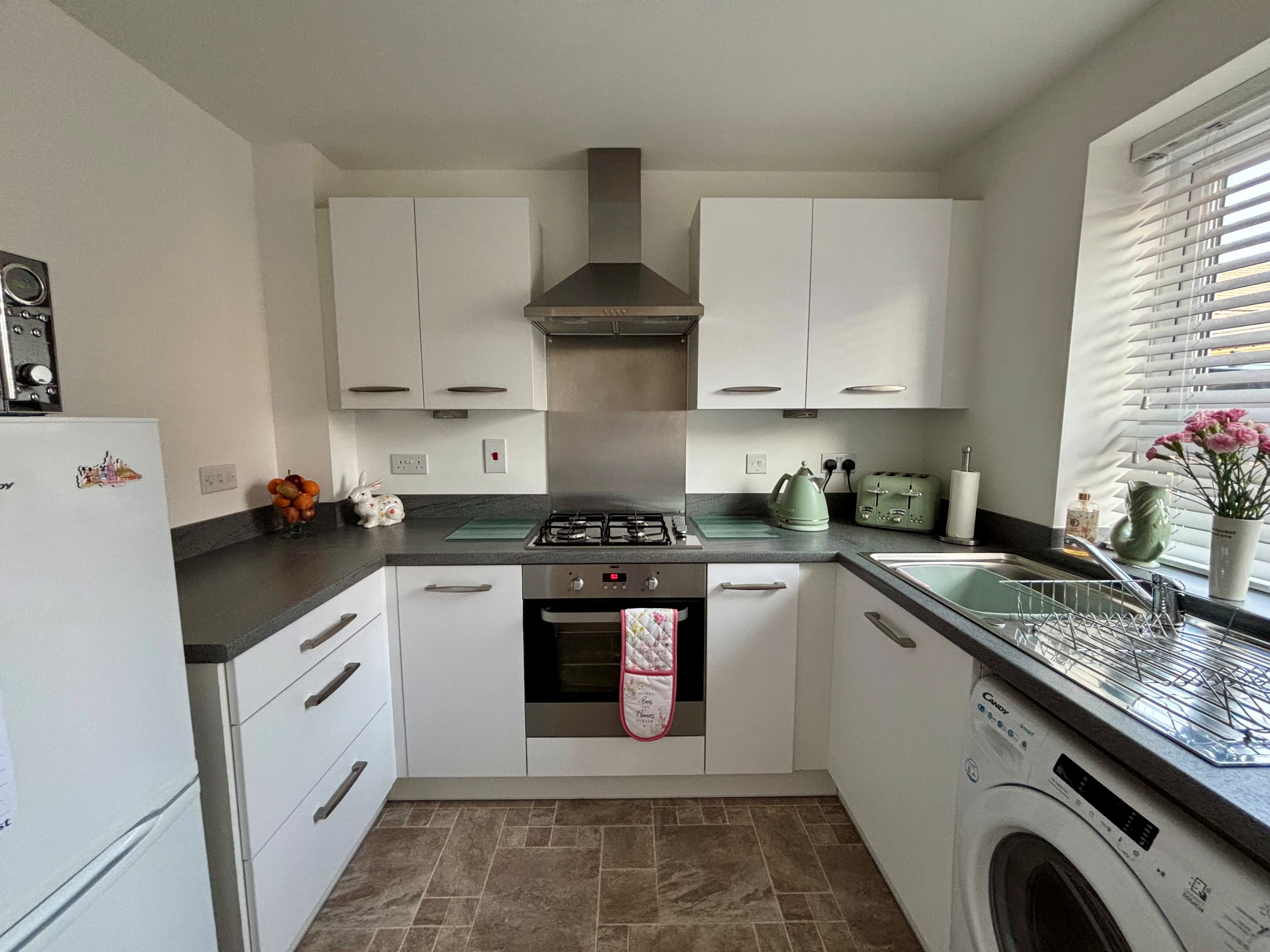 27 Clos Yr Ysgol - Kitchen