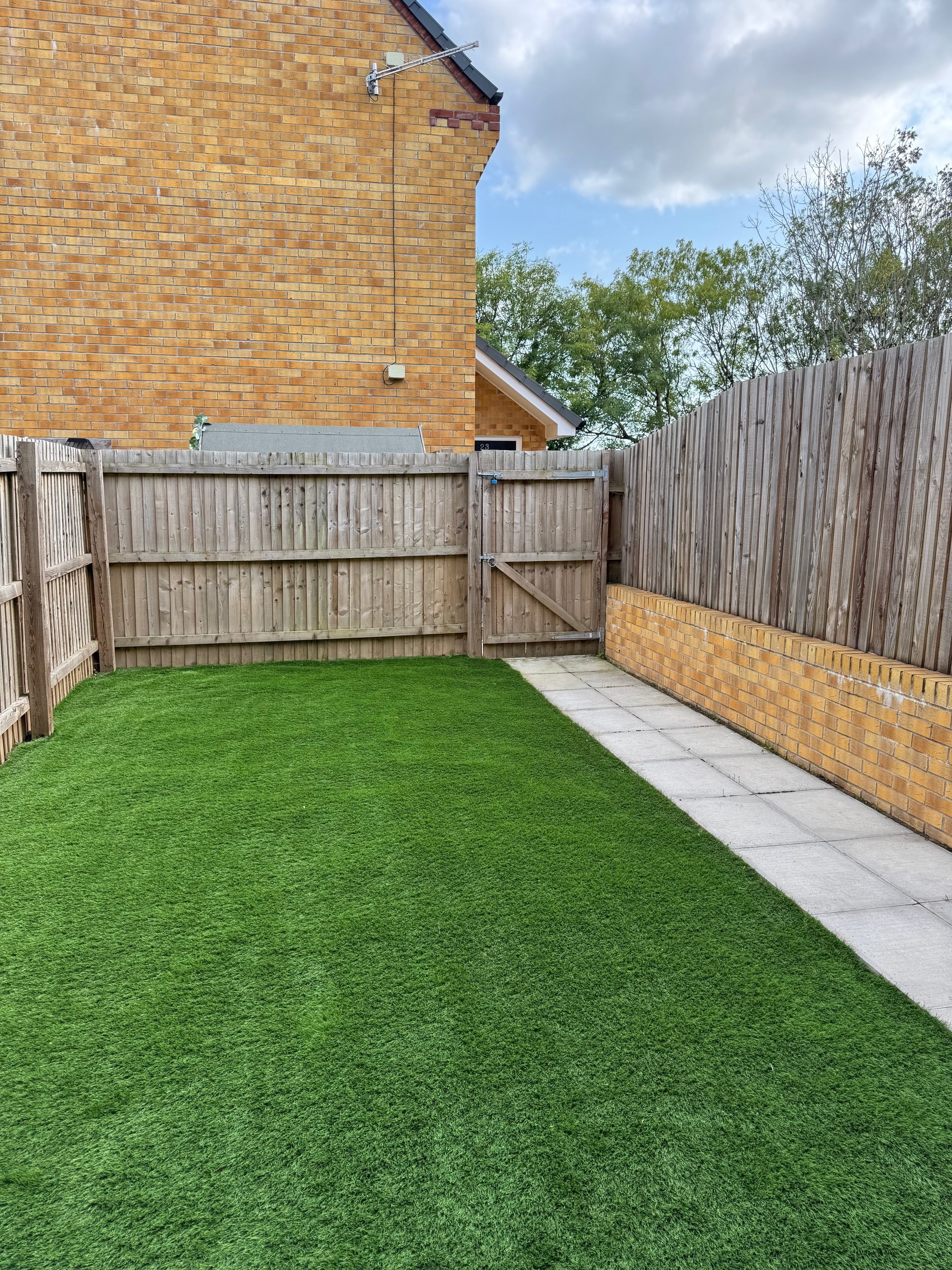 27 Clos Yr Ysgol - Rear garden