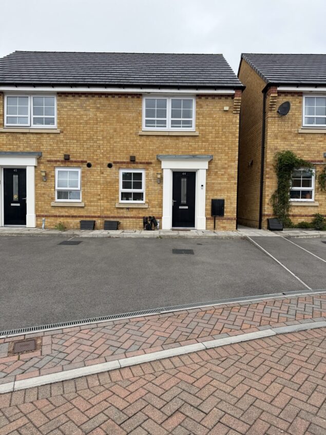 0 Front Elevation 44 Clos yr Ysgol