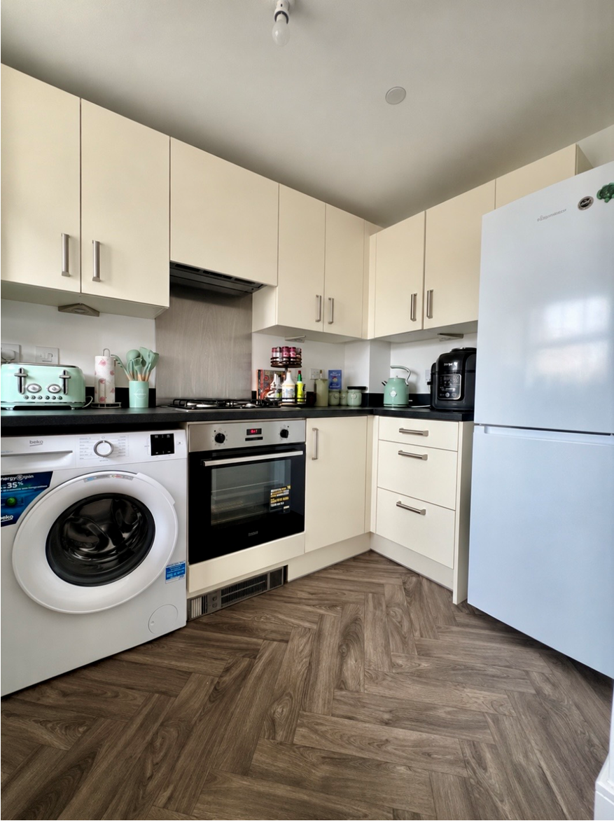 Pic 11 - Kitchen