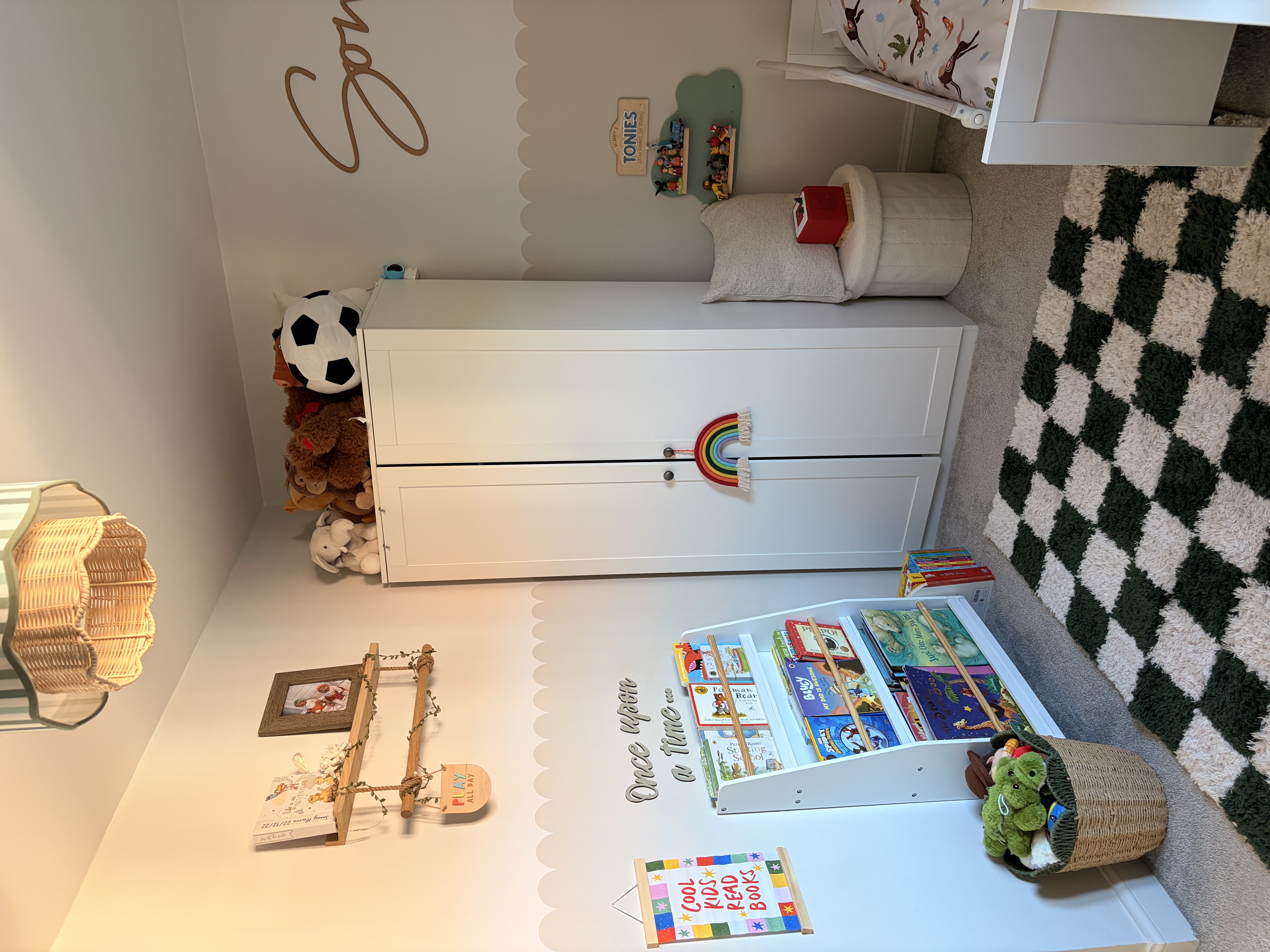 Bedroom B 9 Rhodfa Seabright