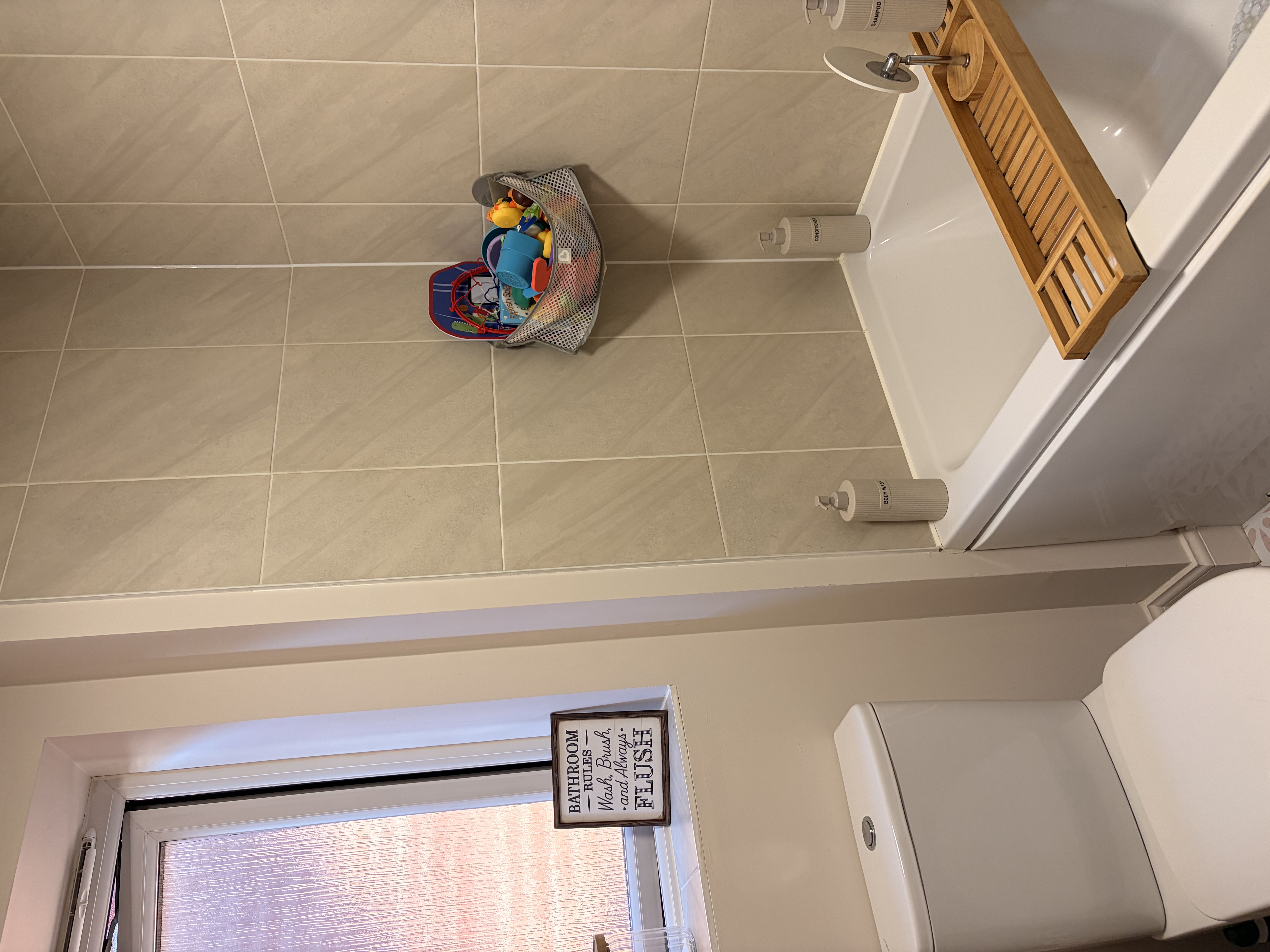 Family Bathroom 9 Rhodfa Seabright