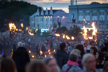 Big crowds on the Isle of Fire