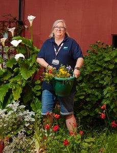 Lynne-Clarke-Civic-Garden-1400x524