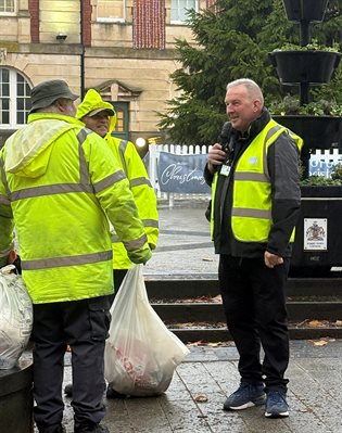 Tony Parker speaking to people in Barry