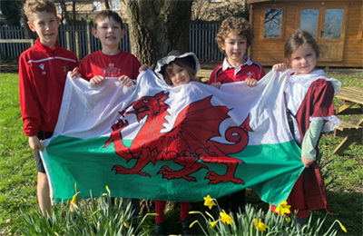 Y Ganolfan Iaith Students