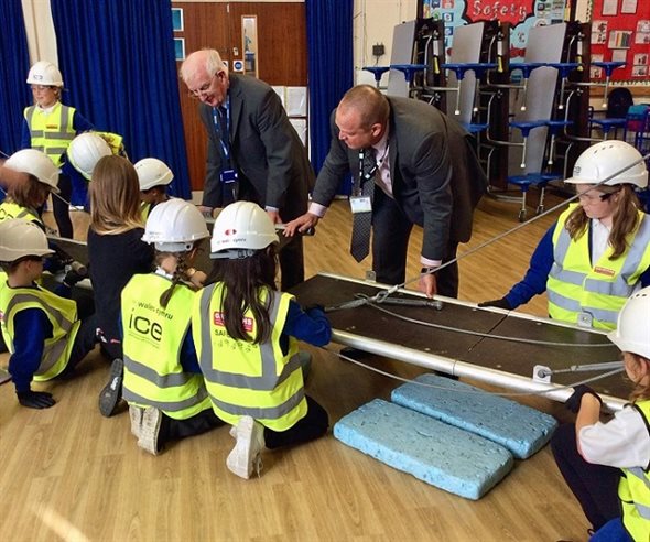 pupils with cllrs at bridge initiative